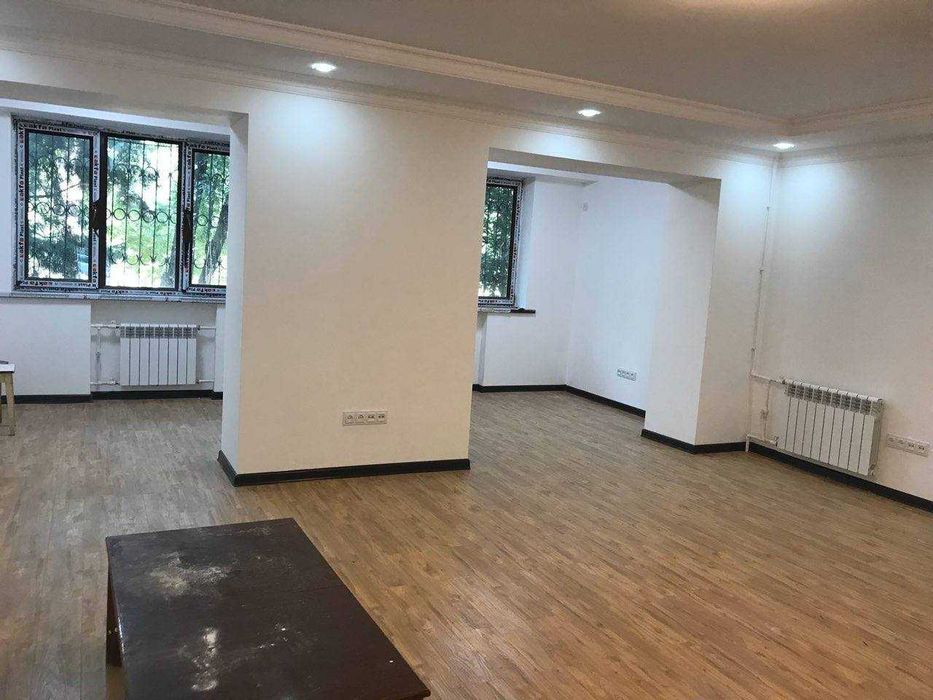 Аренда под офис, магазин, шоу-рум, 95 кв.м, на Ц-1 у дороги