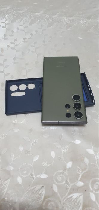 Продам Samsung s23 ultra состояние хорошее