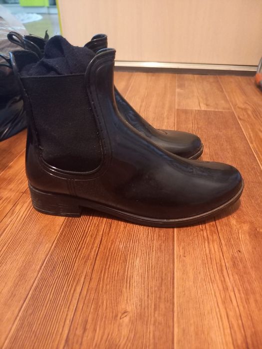 Продам сапоги новые р/р 37-38