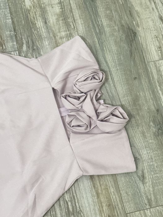 Къса розова рокля