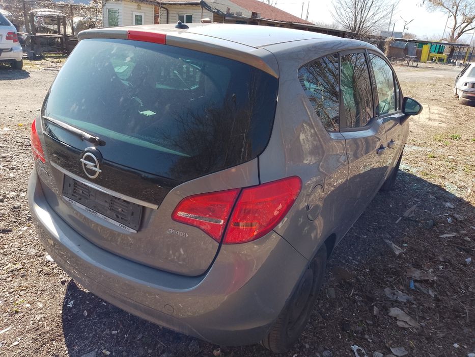 Продавам на части Опел Мерива 1.4Т 2014г