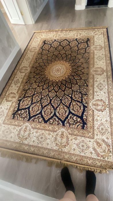 Ковры в отличном состояний