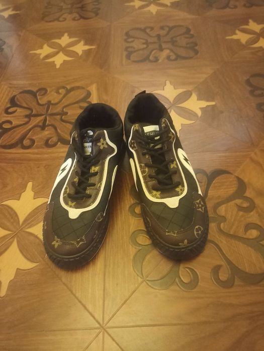 Мужские кроссовки