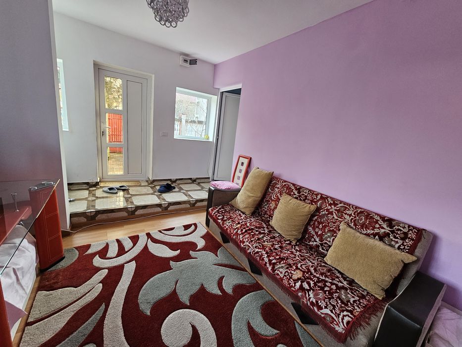 Vând casă în Strejnicu, central