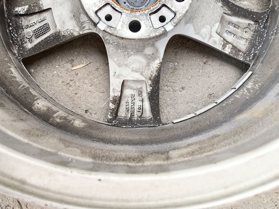 Продавам ляти джанти за BMW X3 X1 17цола.Цена 400евро.