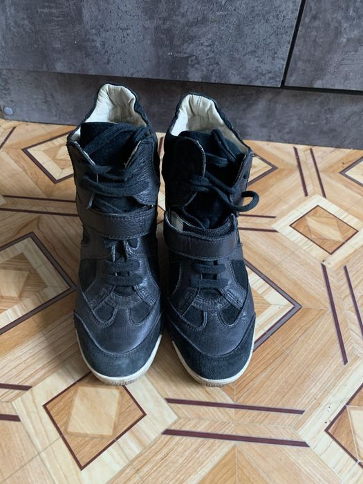 Продам ботиники