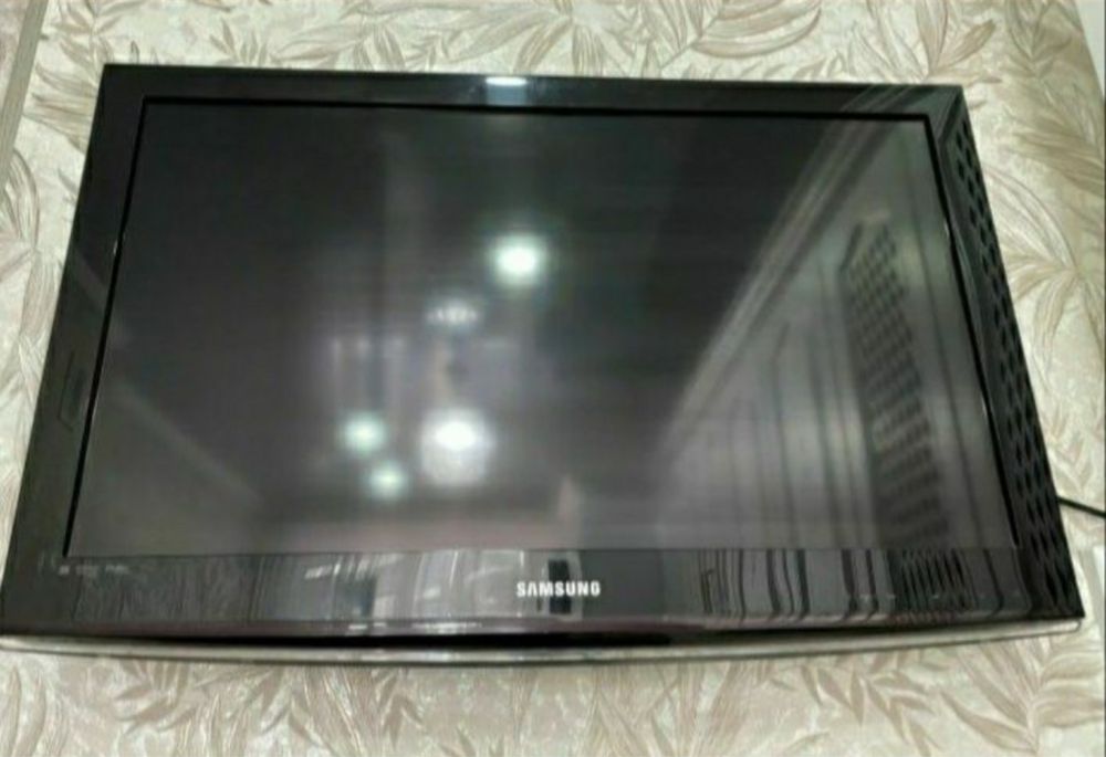 Продам ЖК телевизор Самсунг не смарт