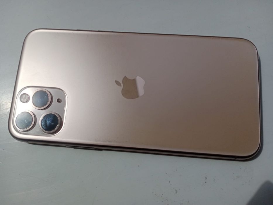Продам или обменяю айфон 11 про