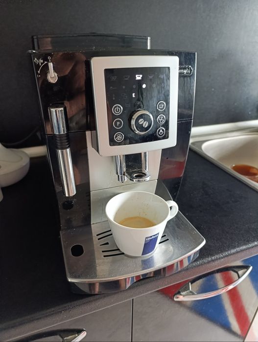 Кафе машина Робот Delonghi
