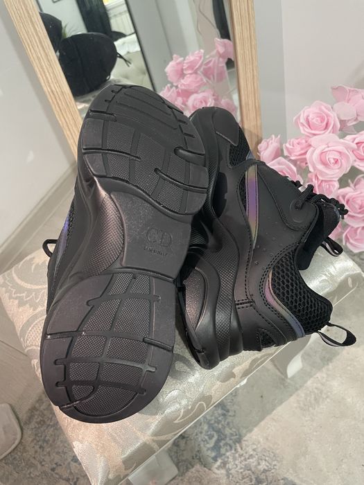 Dior b22.