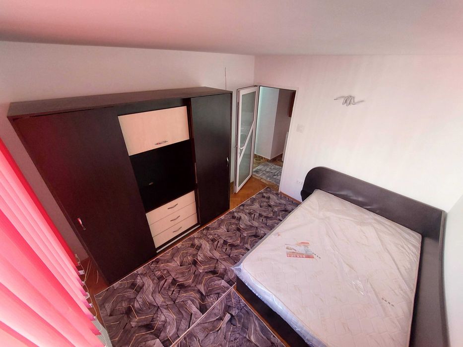 Particular inchiriez 2 cam dec titan mobilat utilat