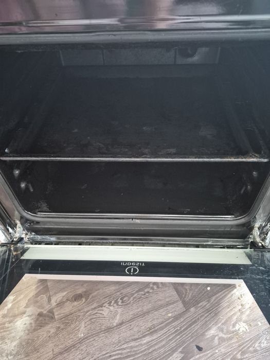 Продам плиту  INDESIT