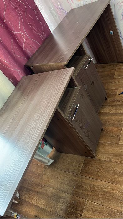 Продам 2 парты.