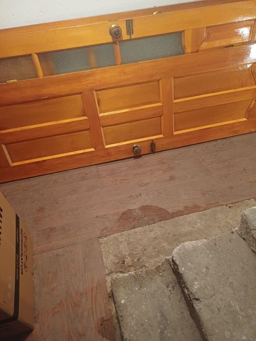 Продаётся деревянные двери