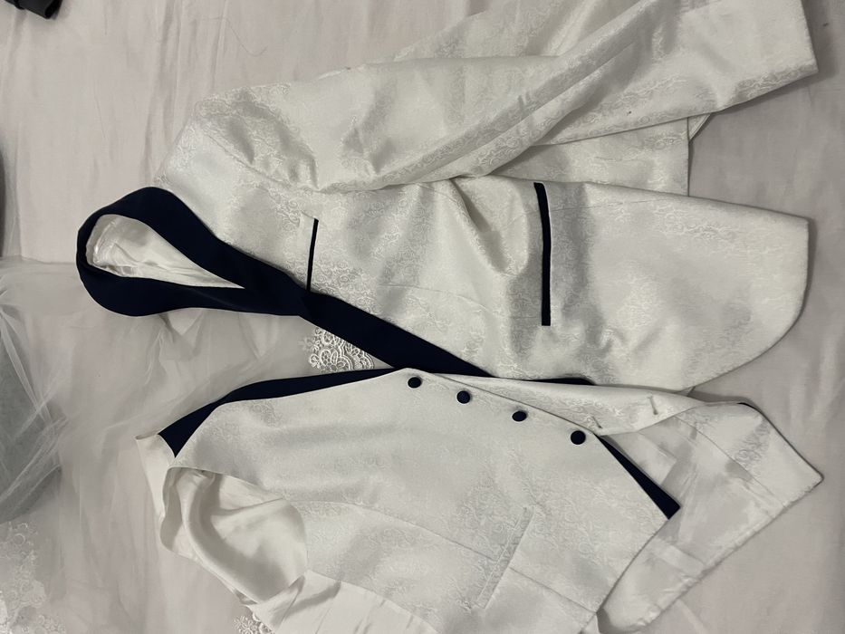 Costum mire sau rochie mireasa