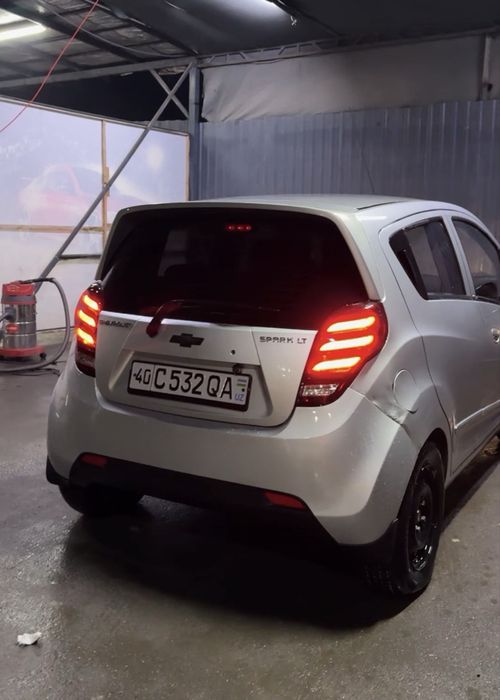 Автомобиль сотилади