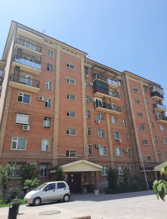 Сергили 7 канечка янги кизил гиштли навастройка срочно 3хона 7этаж 58м