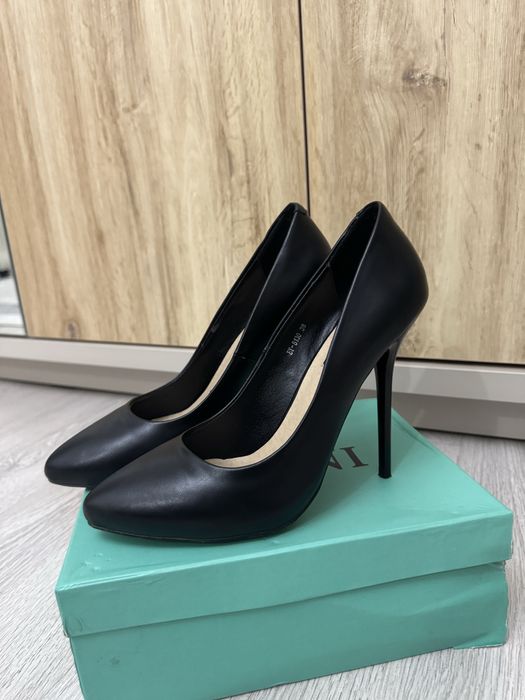 Продам женские туфли