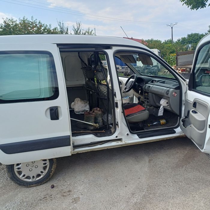 vând kangoo ,în stare foarte bună