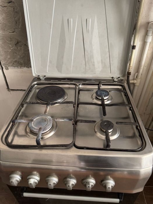 Продам газовую плиту