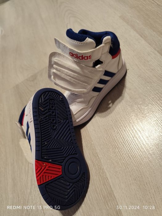 Adidași băieți, stare bună
