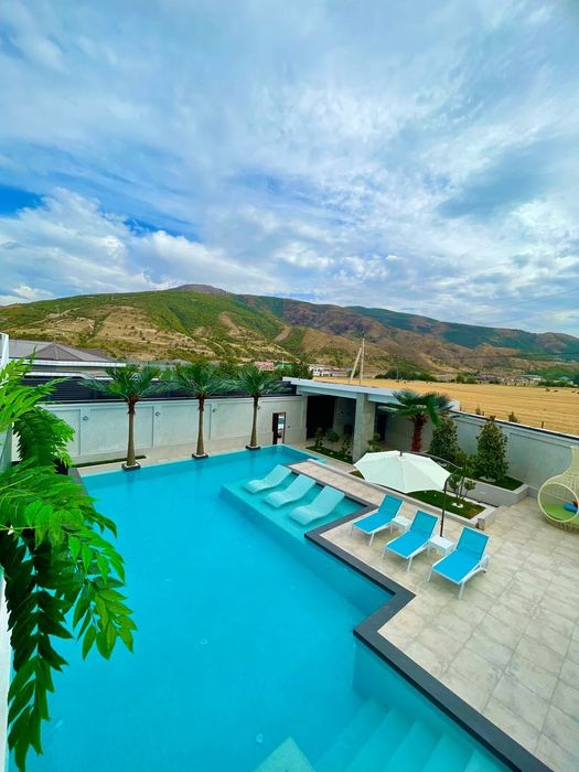 Новая Hi Tech в чаравке со всеми удобствами