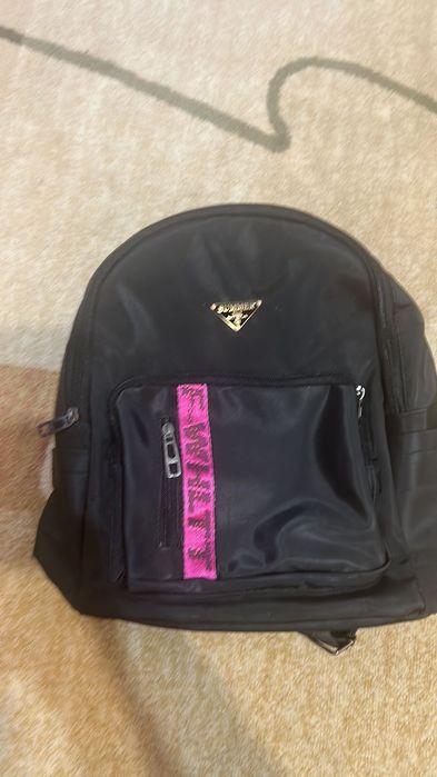 Дамска раница в отлично състояние.