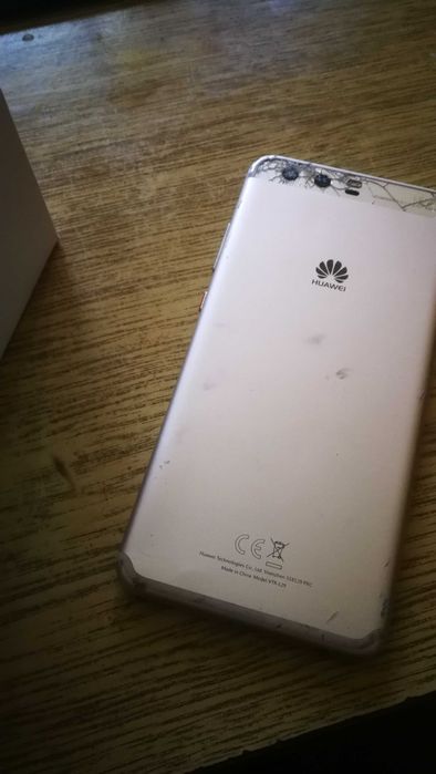 Huawei P10 счупен екран