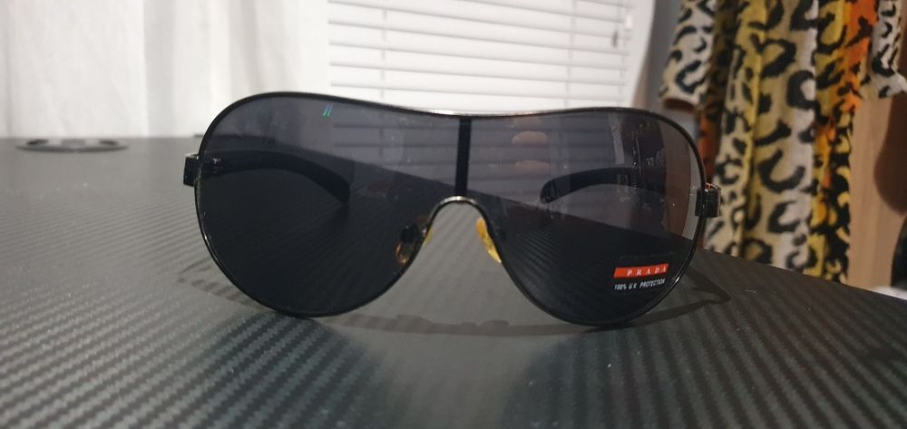 Слънчеви очила Prada