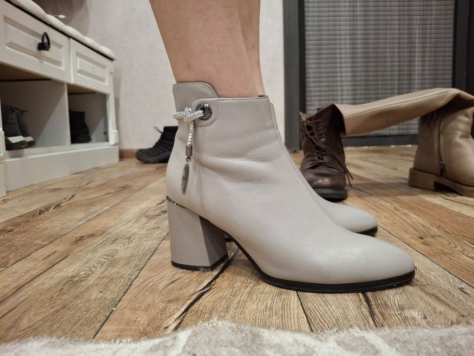 Продам обувь 2 пары