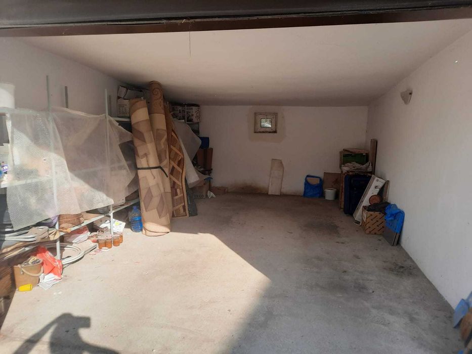 Garaj Ultracentral Suceava usa electrica 28 m.p de vanzare