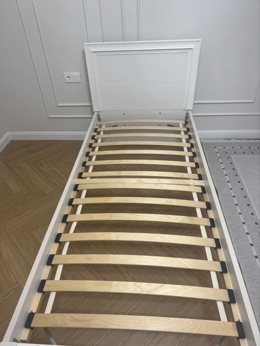 Продается кровать с матрасом
