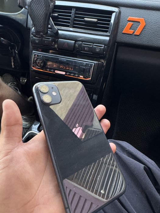 Телефон Iphone 11 64гб