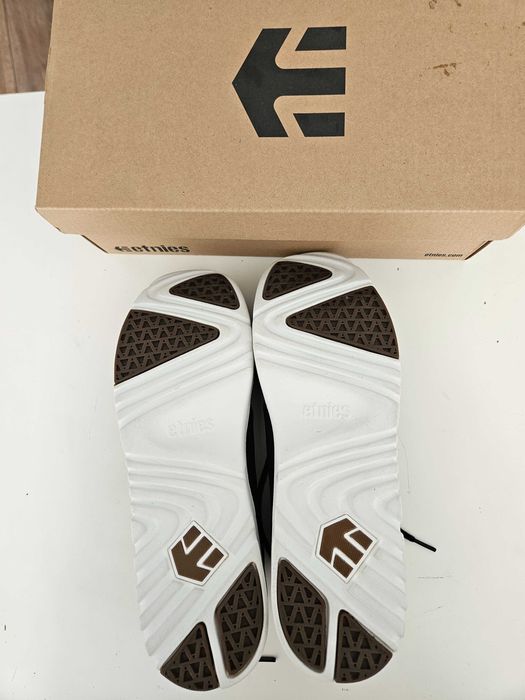 Сникърси Etnies Scout