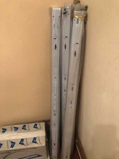 5 plafoniere cu neon inclus (tub 36W), lungime 1.20 m Total 200 lei