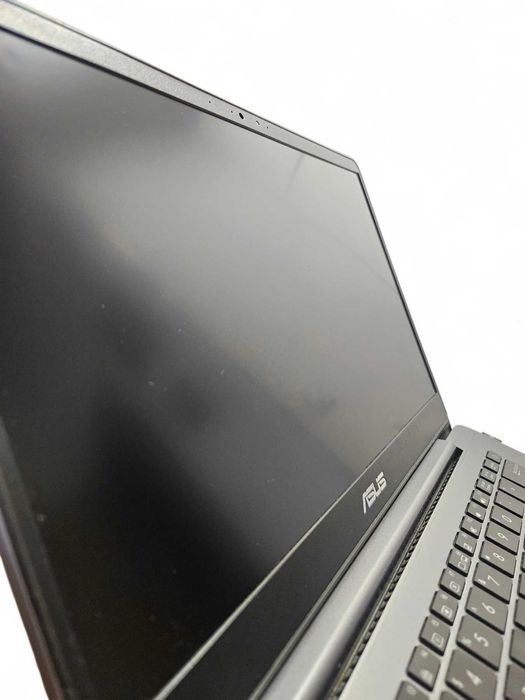 ASUS ZenBook UX430UA Signature Edition – i7, 16GB RAM, 512 GB SSD