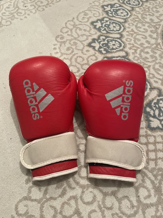 Перчаткий боксерский
