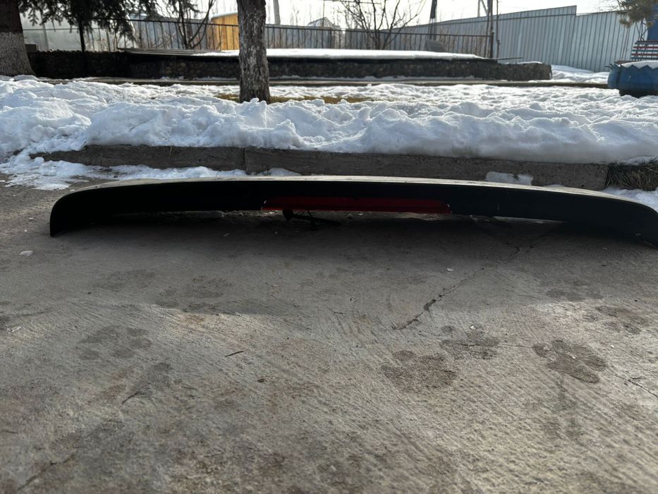 Продам сполер BMW  X 5 E 70