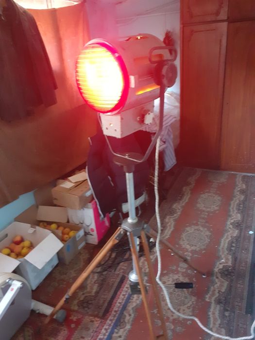 Reflector teatru, cinematografic cu trepied lemn