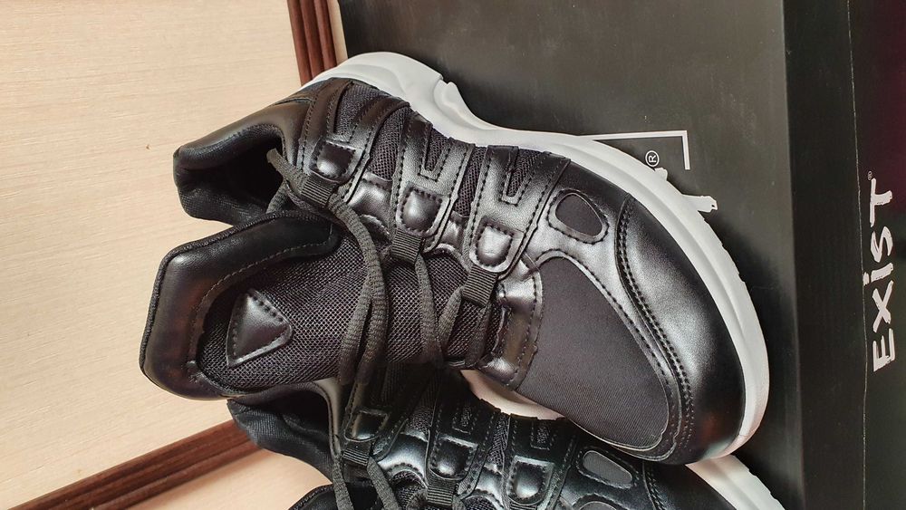 Vand adidas noi nr 39