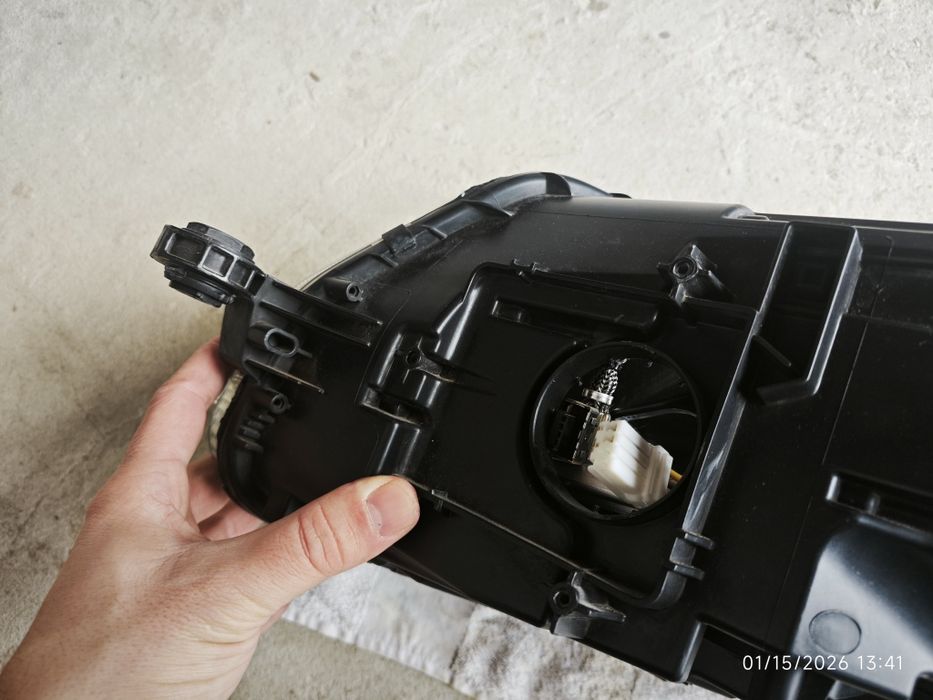 Far xenon Skoda Octavia 3