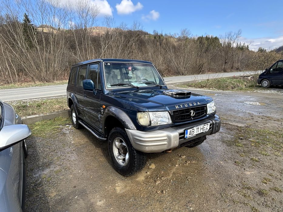 Vand sau schimb Hyundai Galoper 2,5 D 4x4 fara rugina,