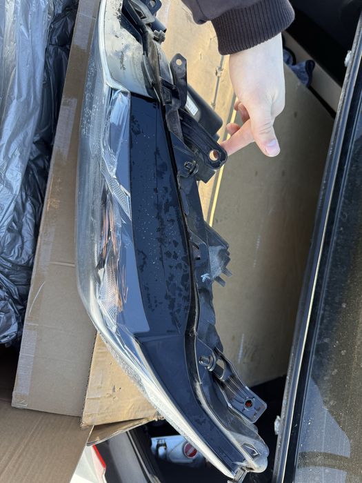 Продам фары от камри70 оригинал