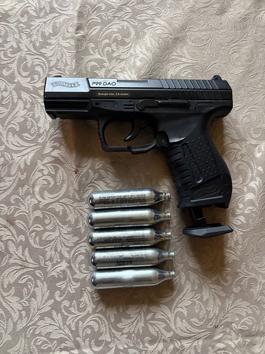 Pistol cu bile airsoft