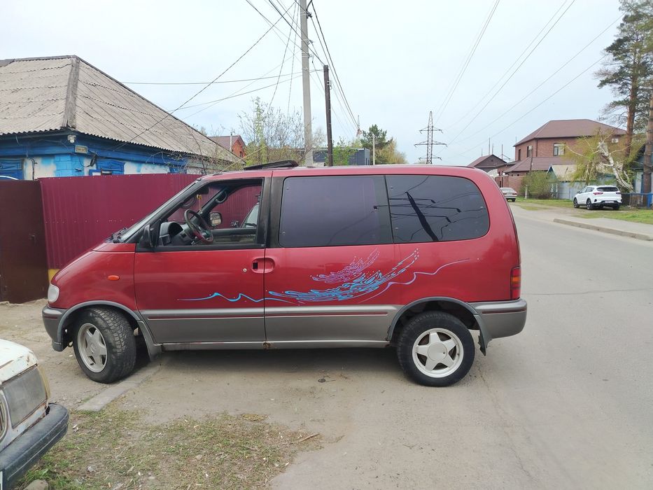 Продам Nissan Serena