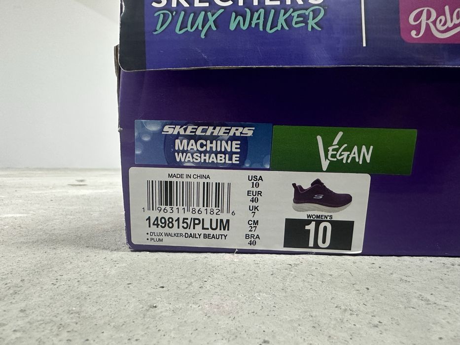 Продаю женские скичерсы