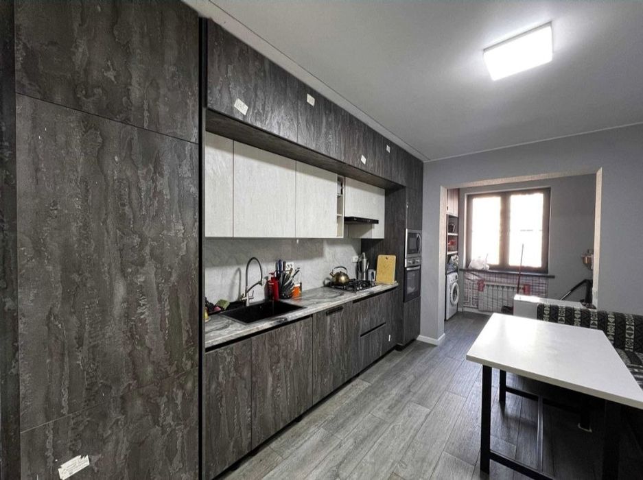 Продаётся на Карасу-6 4ком