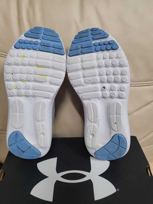 Маратонки Under  Armour