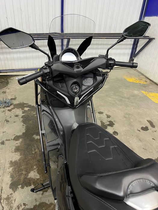 Скутер  N max.