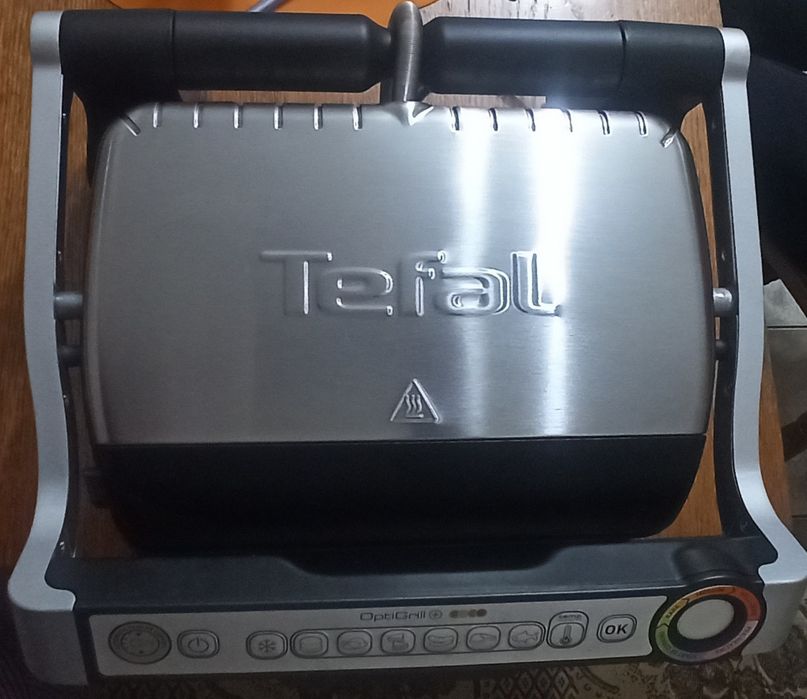 Vând Grătar electric Tefal OptiGrill+ cu Garantie - stare excelenta